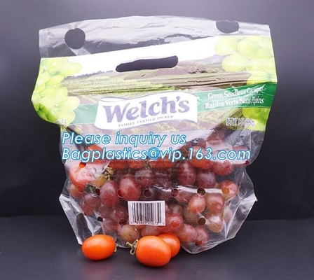 Los bolsos del embalaje de la fruta para las verduras del plátano de las uvas se colocan encima de bolsos plásticos de la comida, se levantan el bolso de la cremallera